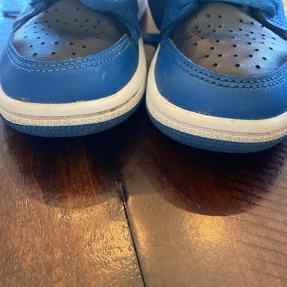 Nearly New High Top OG Retro Air Jordans - Picture 13 of 15